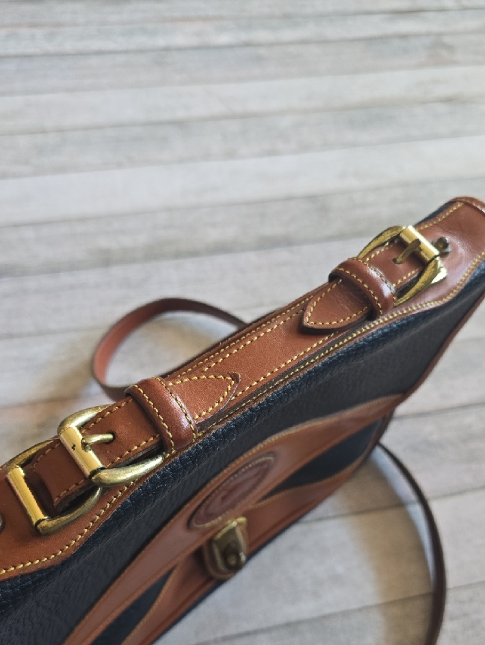 Vintage DOONEY AND BOURKE Black and Brown Leather Crossbody Bag - Picture 4 of 12